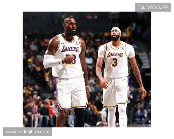 浓眉伤势未愈湖人力争季前赛胜利 詹姆斯亲自带队应战