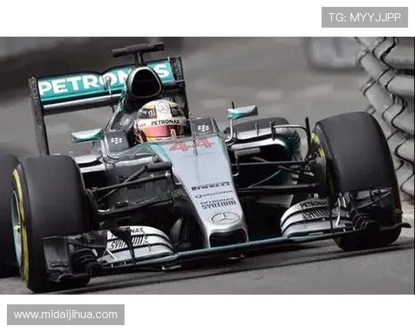 F1新赛季风云再起车队博弈升级车手争冠悬念拉满技术规则变革引关注