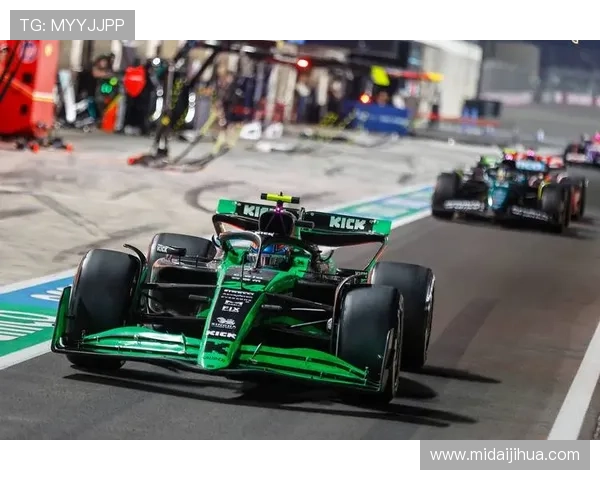 新赛季F1围场风云再起车队博弈与冠军格局生变引爆全球车迷热议 新赛季F1围场风云再起车队博弈与冠军格局生变引爆全球车迷热议