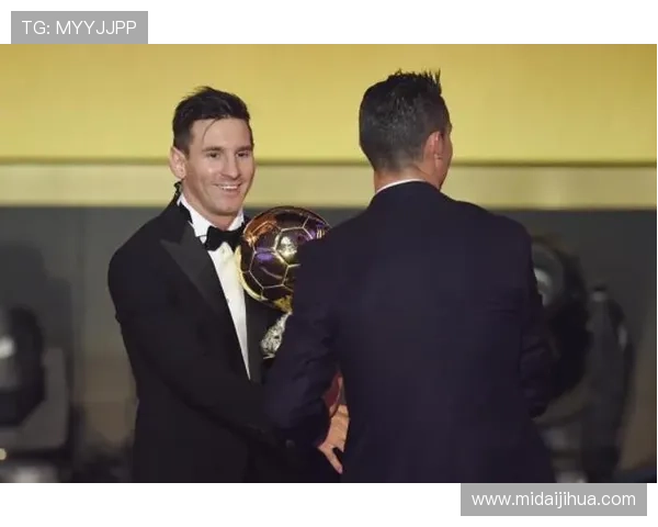 梅西领衔大巴黎新赛季阵容豪华升级 曼联转会传闻不断引关注