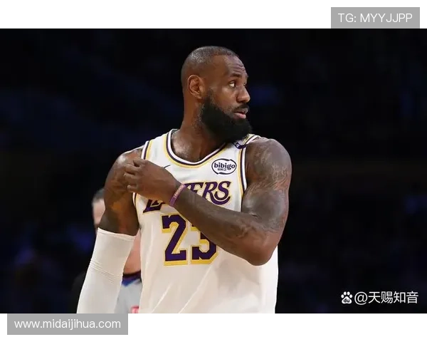 詹姆斯带领湖人逆转勇士迎来季后赛首胜，湖人全员发挥关键时刻显强势